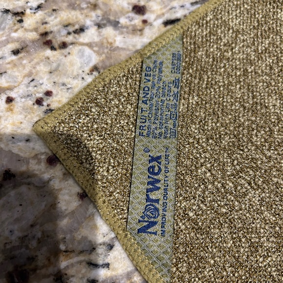 New Norwex Fruit and Veggie Cloth - Picture 1 of 3